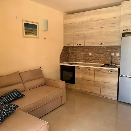 Aпартамент С Една Спалня- Гардън Бийч - Къмпинг Градина Apartmán Černomorec